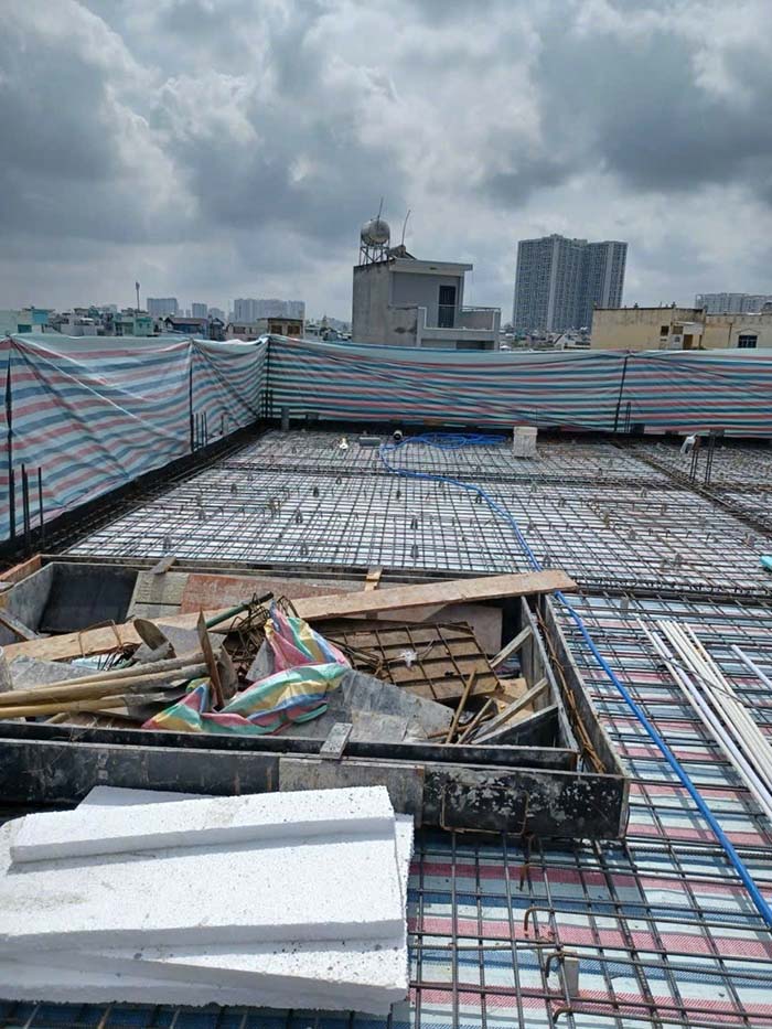 Chuẩn bị đổ bê tông tầng 2